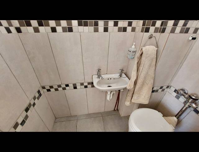 2 BEDROOM APARTMENT FOR SALE IN TOWNSEND ESTATE